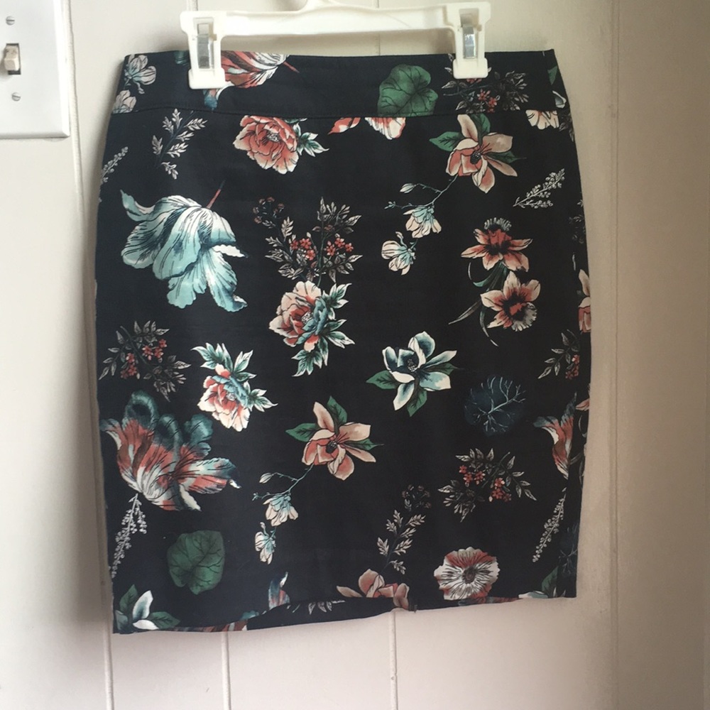 Ann Taylor Loft 2P Floral Skirt